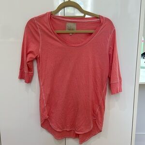 CHASER Coral  T-shirt Top Small NWT‎